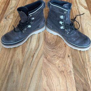 Sorel men’s winter hiking boot. Weatherproof hardly worn excellent condition